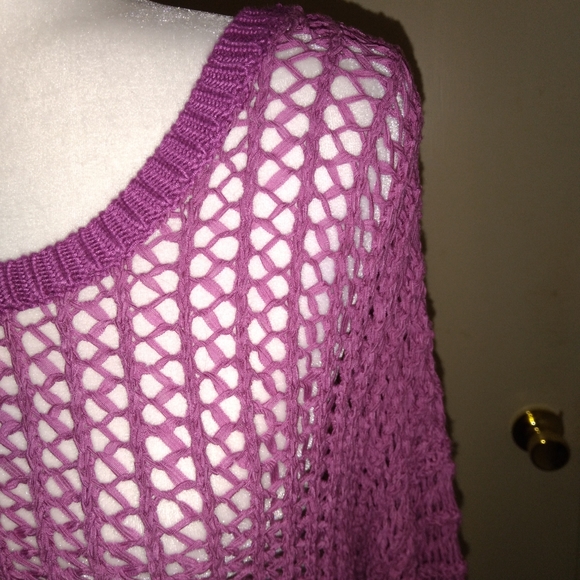 Guess Los Angeles Off Shoulder Sweater - Picture 3 of 12